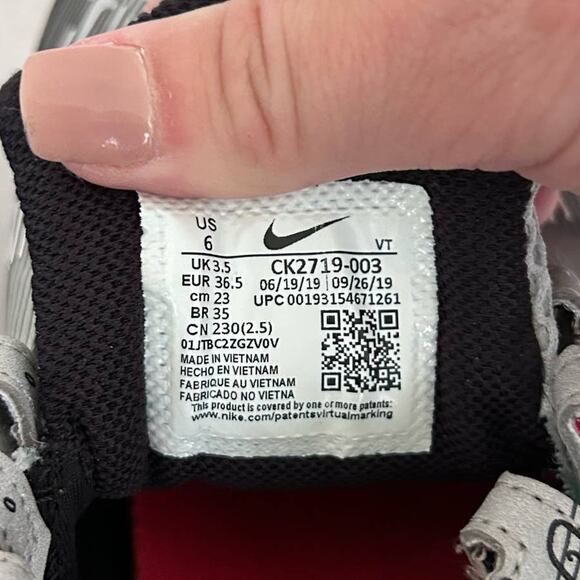Nike Air VaporMax 360 Metallic Silver Sneakers Sz 6 - Picture 8 of 9